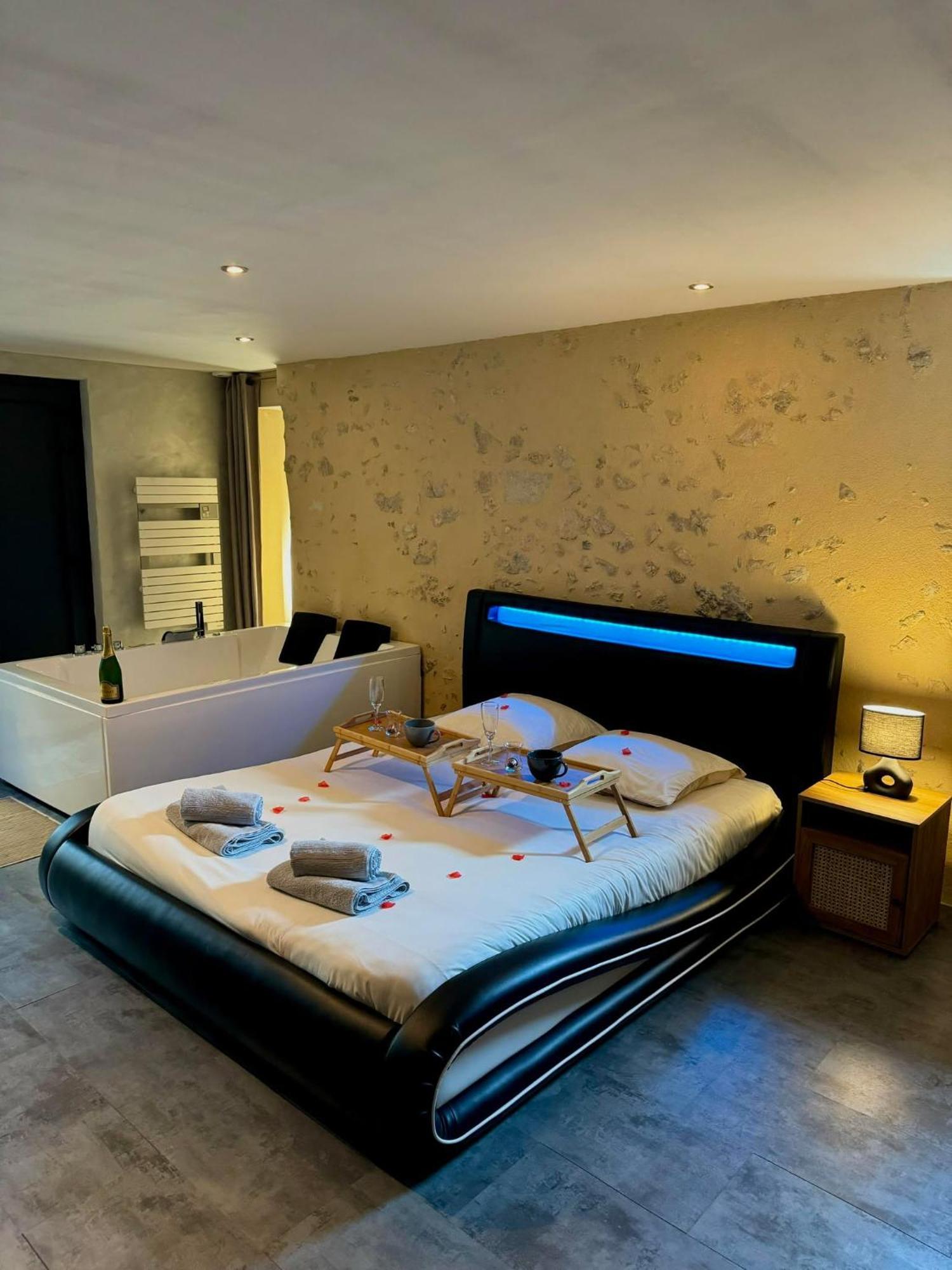 Love Queen Spa Detente Blois Zewnętrze zdjęcie