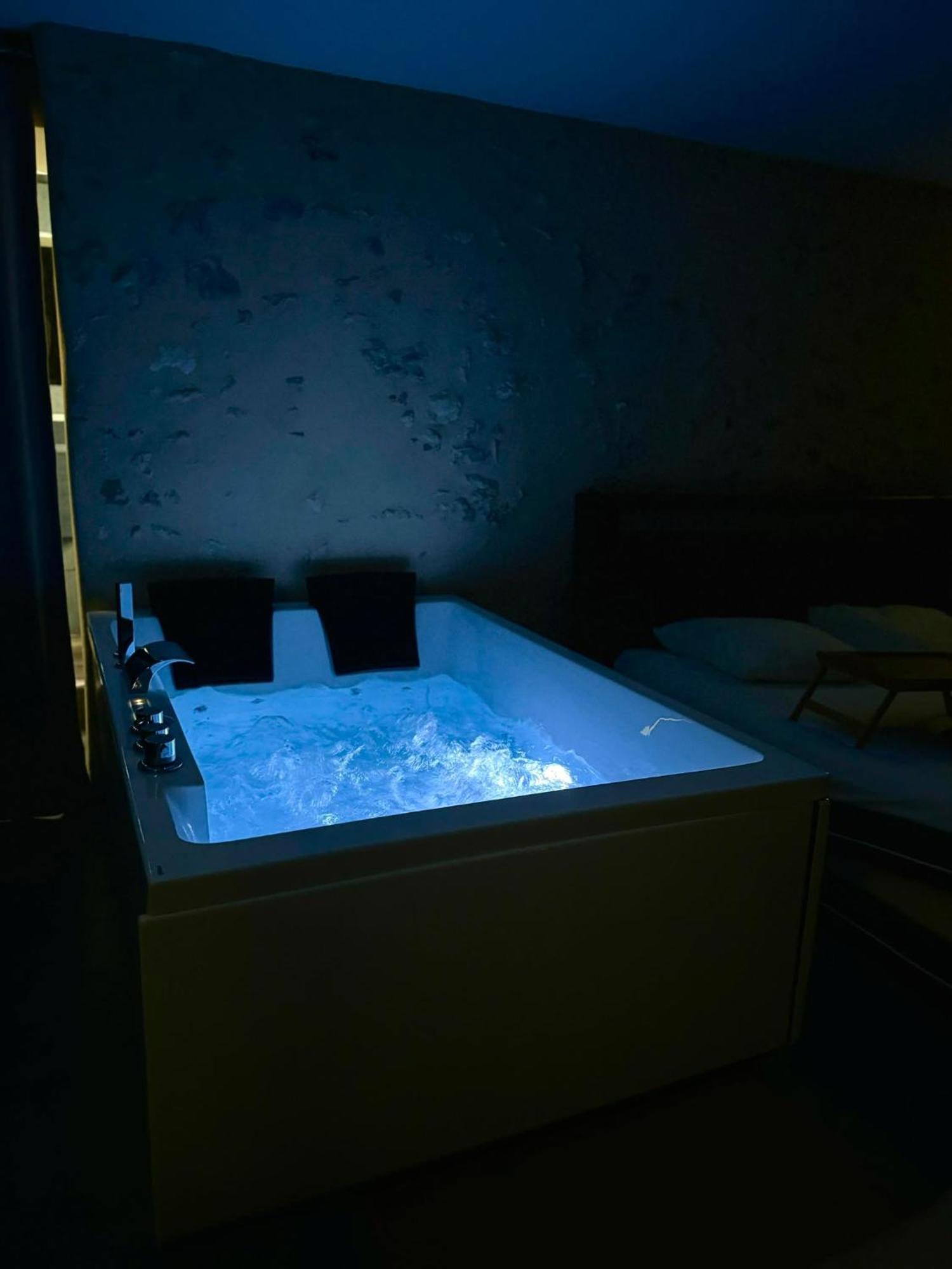 Love Queen Spa Detente Blois Zewnętrze zdjęcie